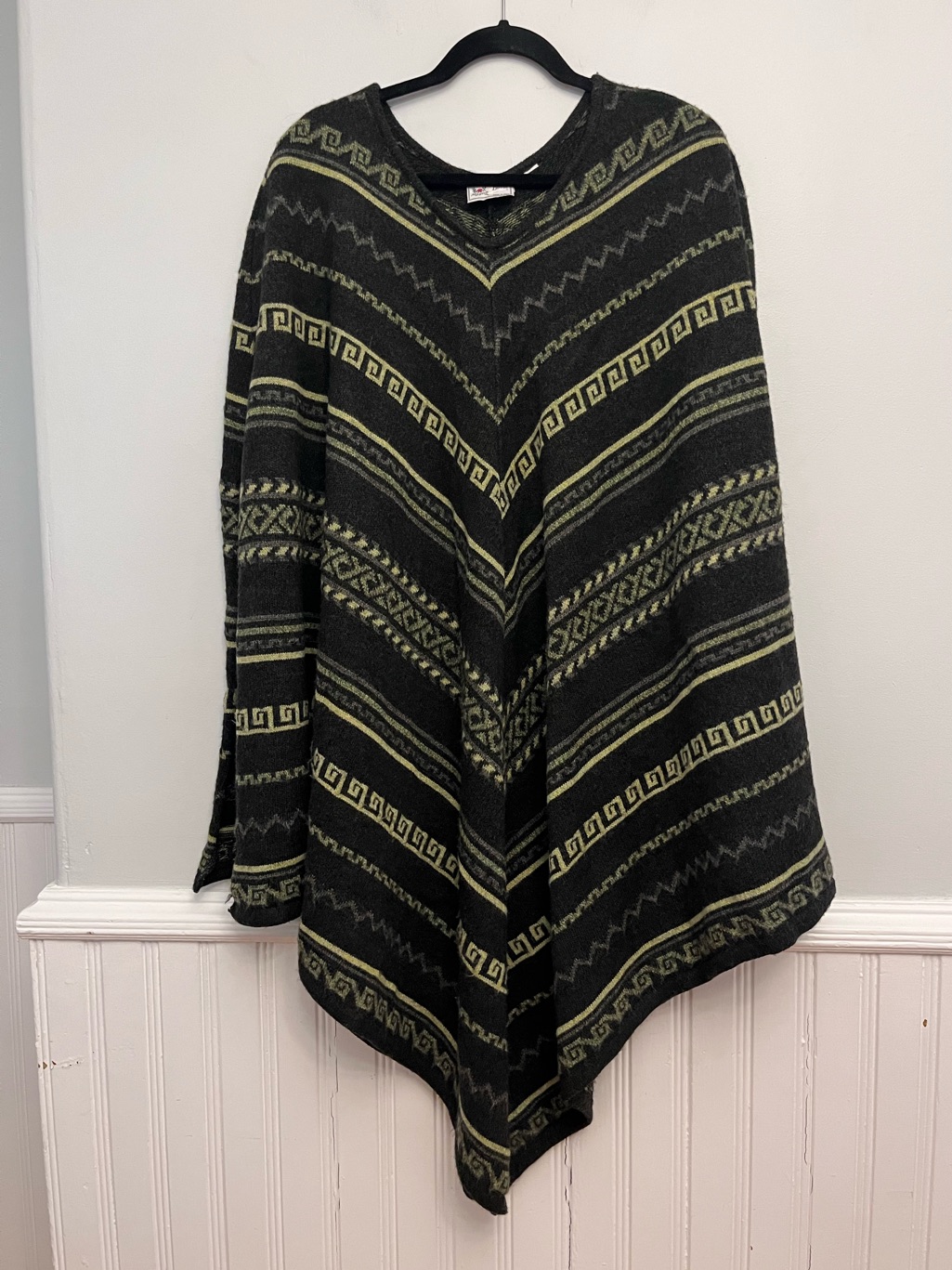 Maglia Donna Boho Italian Wool Blend Greek Key Poncho, One Size